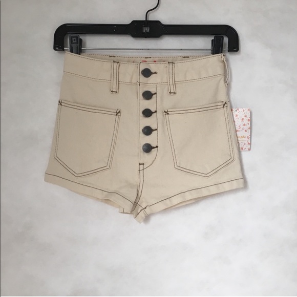 FREE PEOPLE BRIDGETTE CREAM BUTTON-FLY DENIM SHORTS B209-13 - Picture 9 of 9